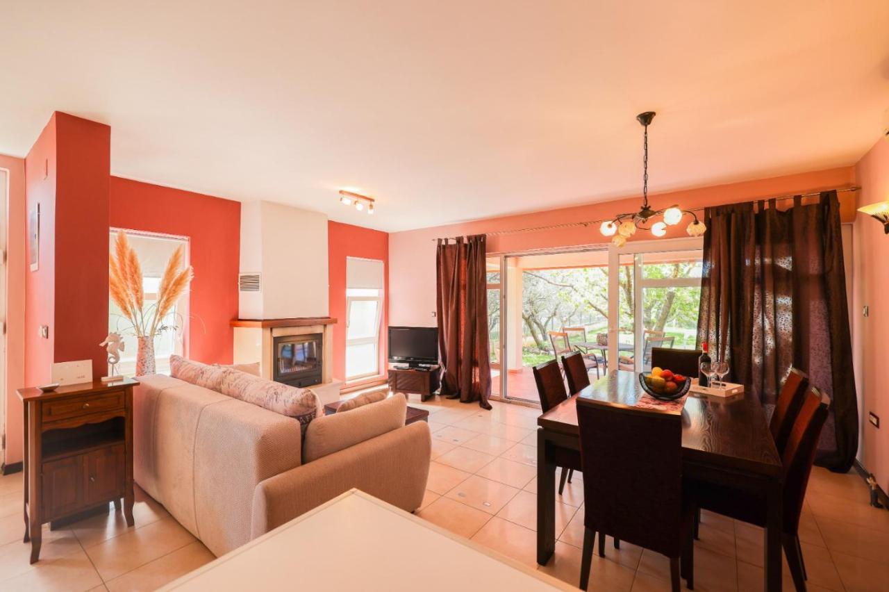 Holiday Home Cvita Sukošan Екстериор снимка