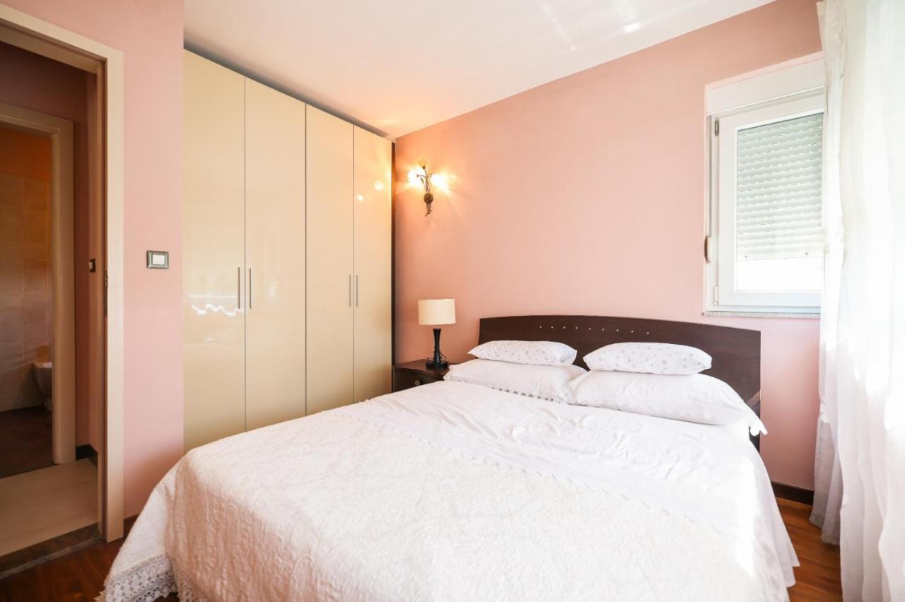 Holiday Home Cvita Sukošan Екстериор снимка