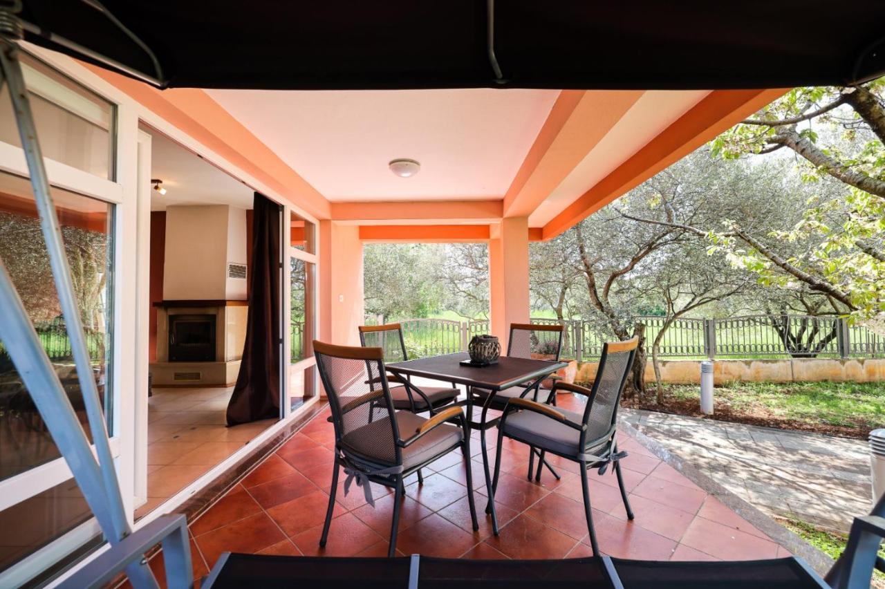 Holiday Home Cvita Sukošan Екстериор снимка
