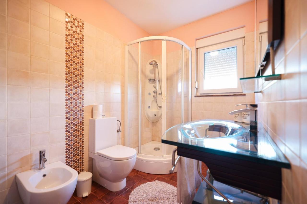 Holiday Home Cvita Sukošan Екстериор снимка